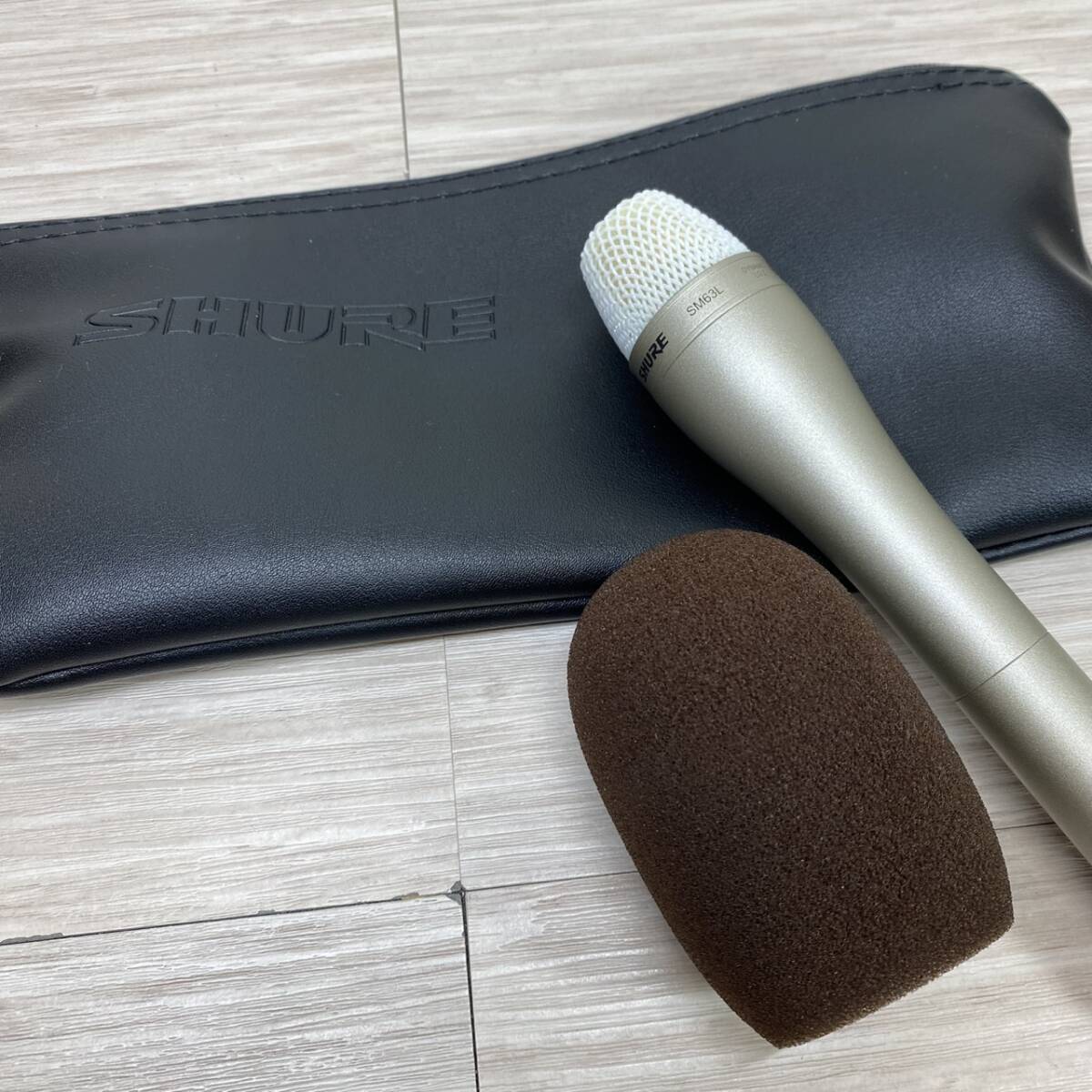 【MH-3050】未使用保管品 SHURE シュア SM63L ダイナミックマイク インタビュー プロ機材 ケース付き