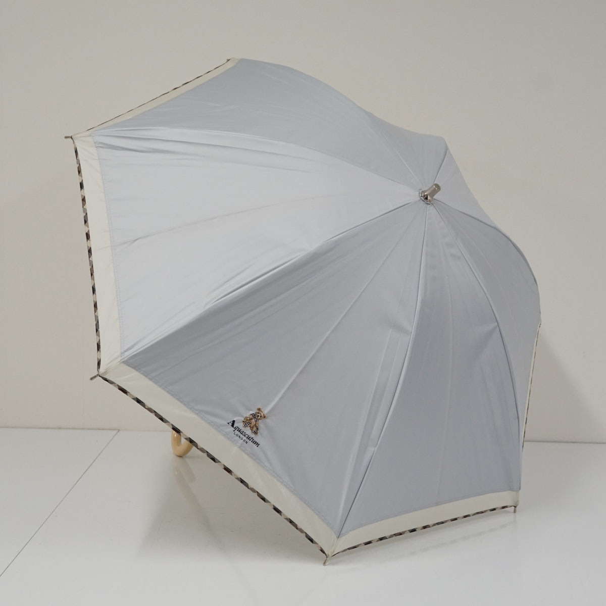晴雨兼用日傘 Aquascutum アクアスキュータム USED美品 ペールブルー ベア刺繍 遮光 遮熱 50cm S3726