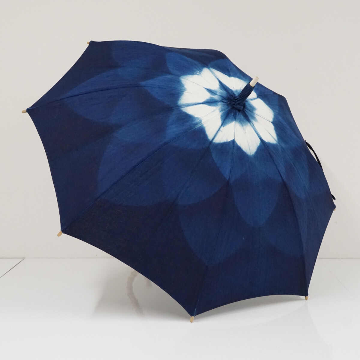 日傘 ふれ藍工房綿元 WATAGEN USED美品 花弁染め 染織品 藍染 UV 遮光 伝統品 50cm S3912