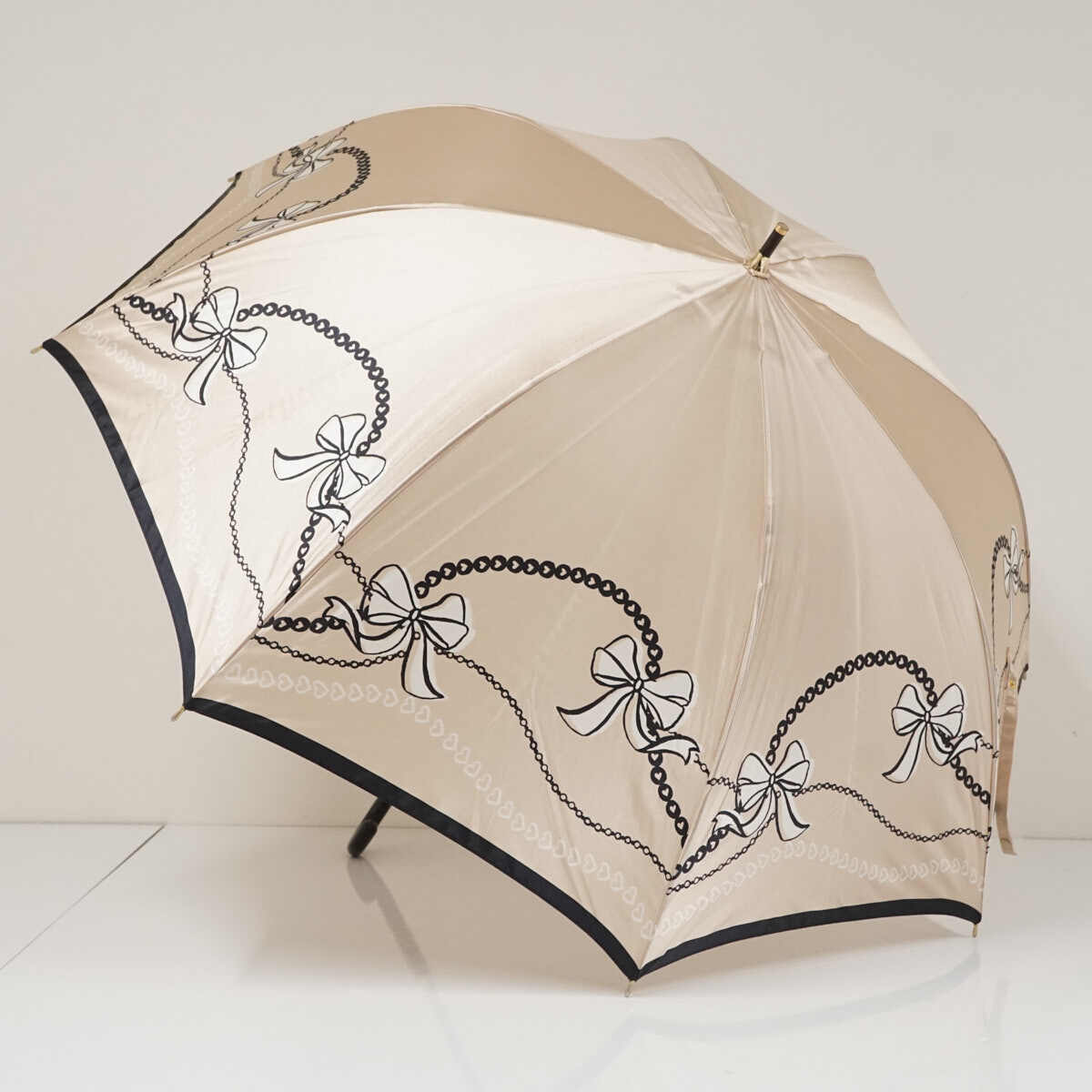 傘 LANVIN en Bleu ランバンオンブルー USED品 ベージュ ブラック リボン ハート ジャンプ 60cm A3917