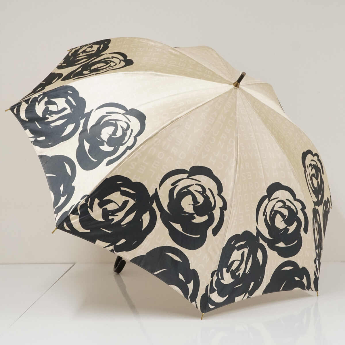 耐風傘 CHARLES JOURDAN シャルルジョルダン USED品 ベージュ ロゴ ローズプリント 花柄 丈夫 ジャンプ 60cm A3920