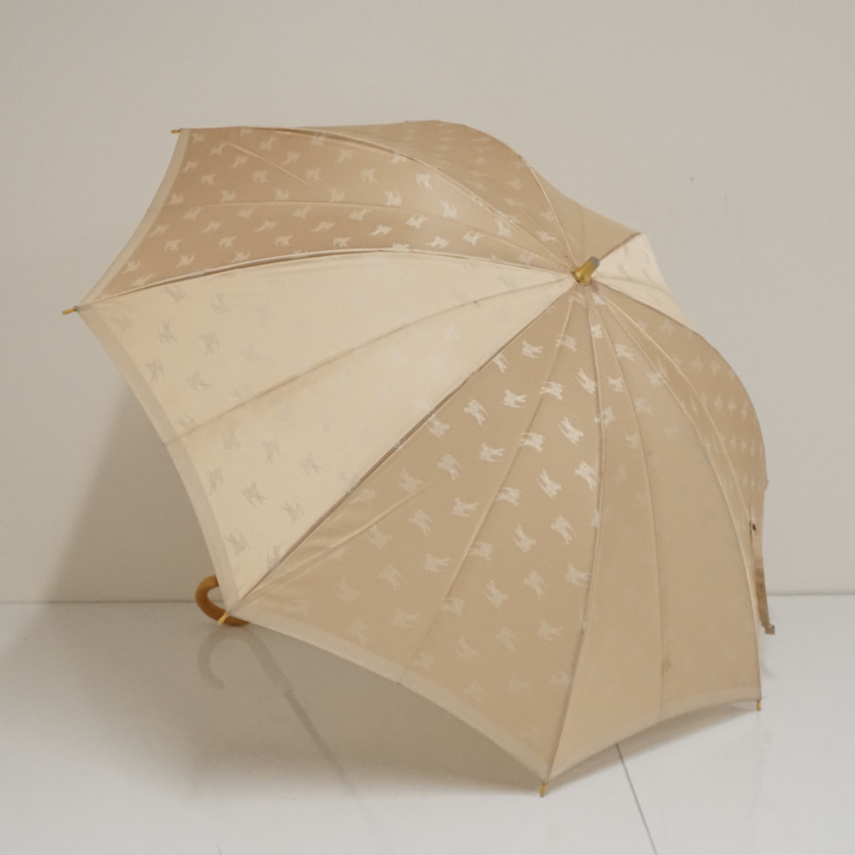 日傘 BURBERRY バーバリー USED品　ホースマーク ロゴ UV　木製手元 グラス骨 50cm S2900