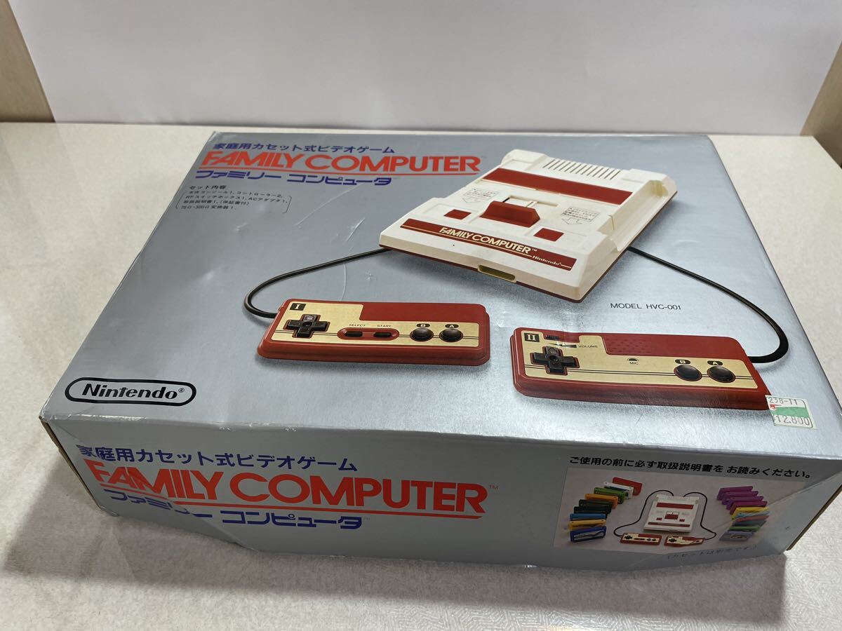 【美品】Nintendo 任天堂 ファミコン 本体 HVC-001 箱付き 動作未確認 中古