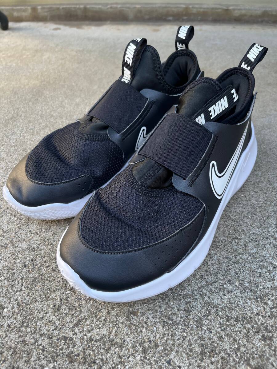 ナイキ フレックス　ランナー NIKE FLEX RUNNER 3 GS FN1294-005 ブラック US 6Y 24cm スニーカー　ジュニア　