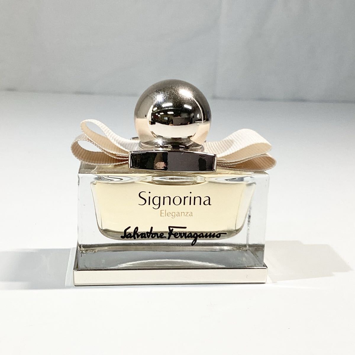 【残量 ほぼ未使用】Salvatore Ferragamo フェラガモ 香水 シニョリーナ エレガンツァ オーデパルファム EDP フレグランス 50ml スプレー