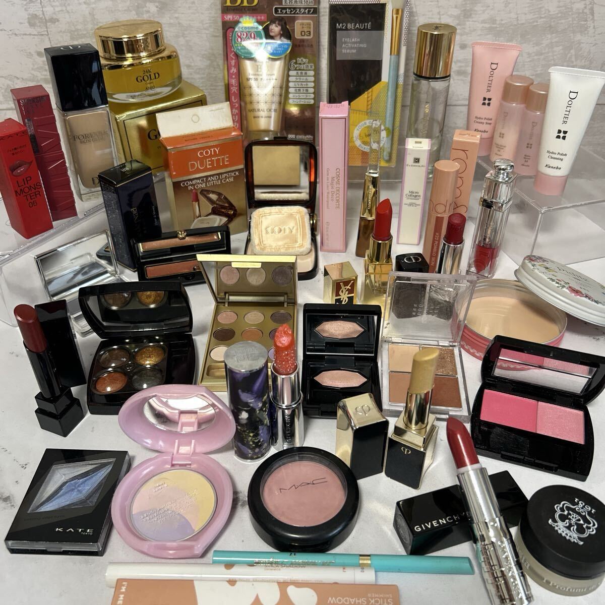 1円〜 シャネル CHANEL DIOR クレドポーボーテ YSL 化粧品 コスメセット デパコス 中古コスメ アイシャドウ ファンデーション 口紅 1スタ R