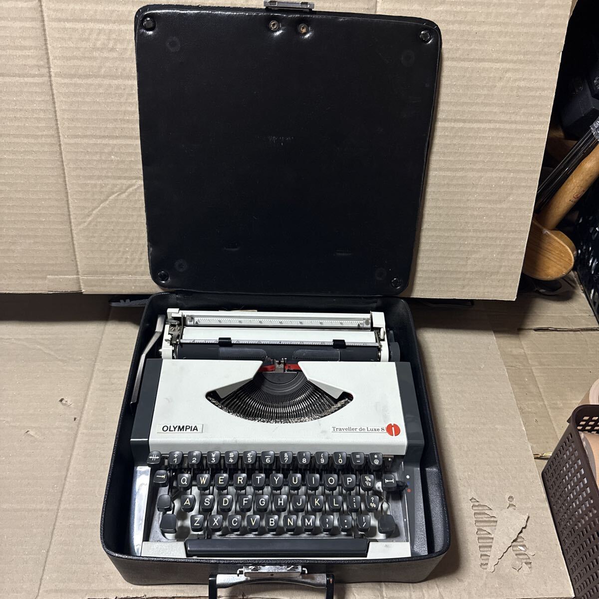 あ-8766）OLYMPIA Traveller de Luxe ヴィンテージ タイプライター 中古現状品
