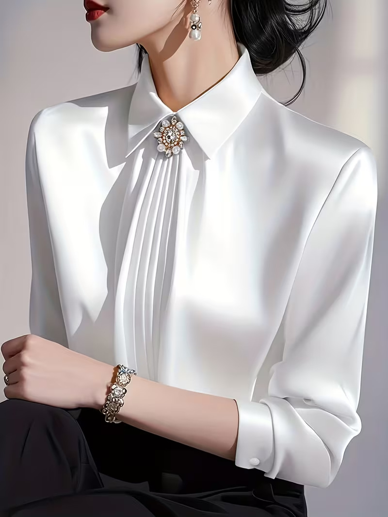 L0522　シャツブラウスレディース● 着心地抜群 20代30代40代 ●　高品質　　　美品　　長袖　　white