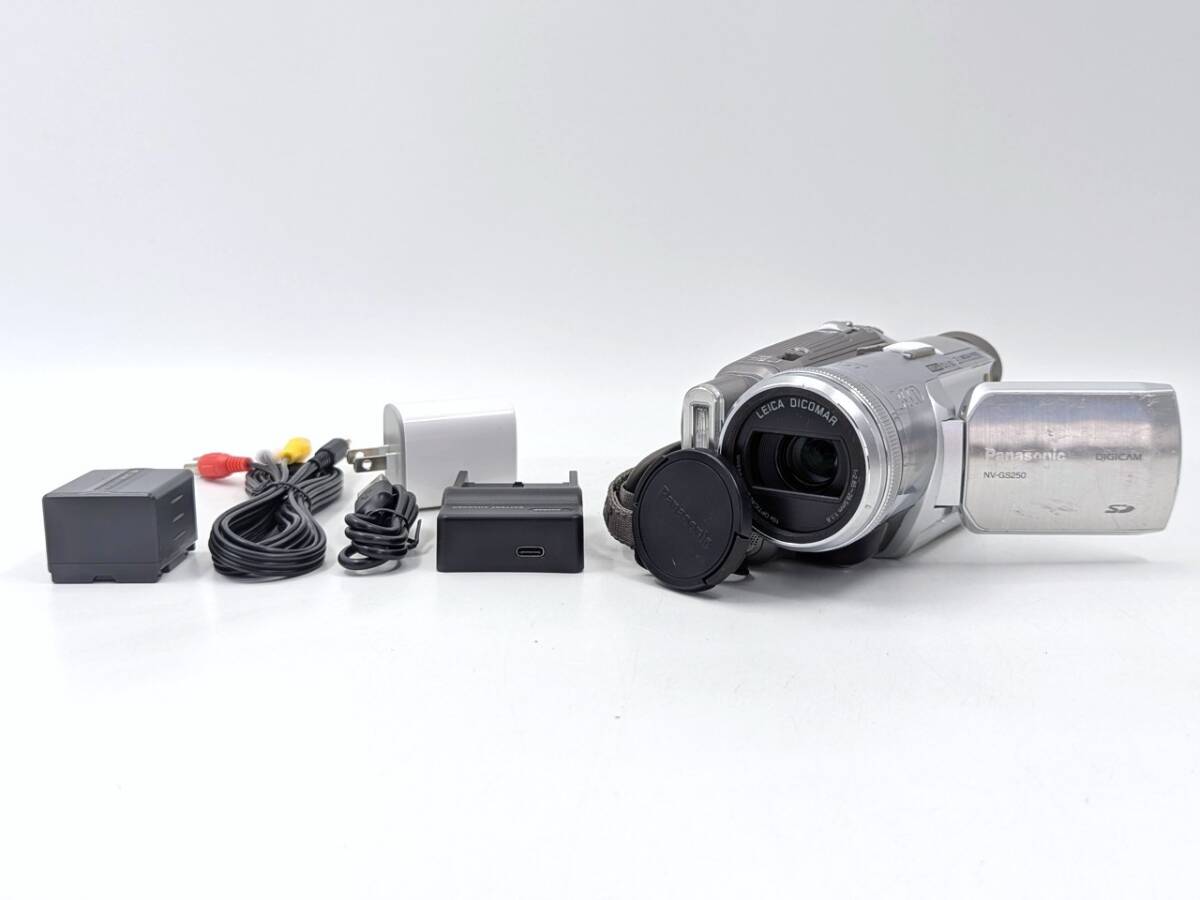 ★☆中古 良品 Panasonic NV-GS250 パナソニック デジタルビデオカメラ 動作確認/点検清掃済 miniDVテープのダビングに最適 S-1563-8☆★
