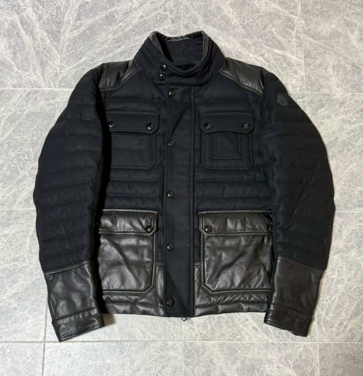 参考定価約33万円 MONCLER Burton モンクレール バートン ウール レザー ダウン ジャケット サイズ1 濃紺黒 ネイビー ブラック