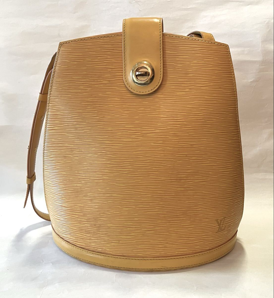 LOUIS VUITTON ルイヴィトン エピ クリュニュー ショルダーバッグ M52259 イエロー
