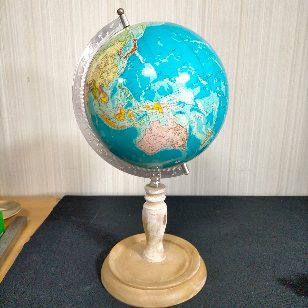 ● 地球儀　 卓上　 木製台座●