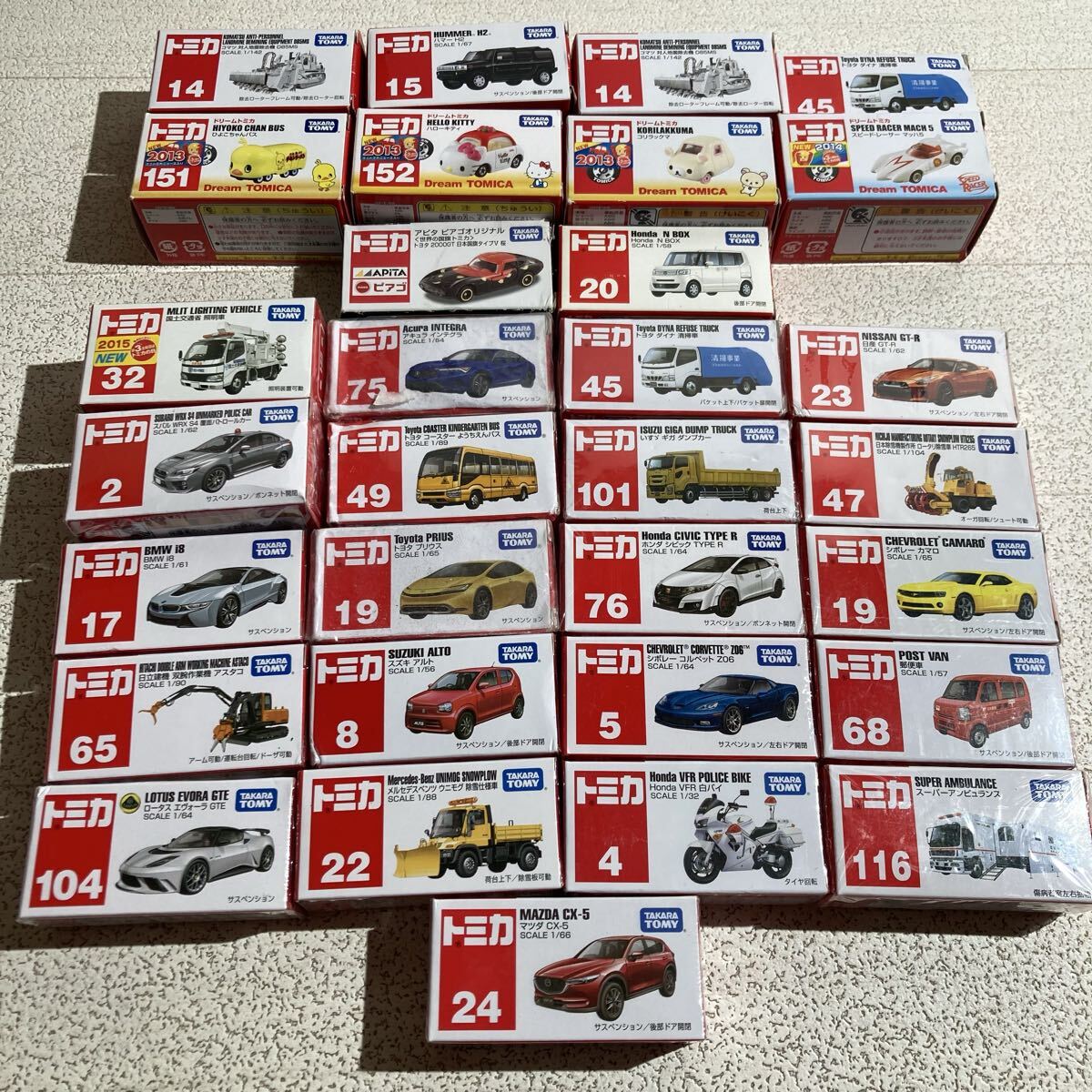 トミカ　ミニカー　箱付き　まとめ　大量　キャラクター　トラック　スポーツカー　乗用車等　0521-04