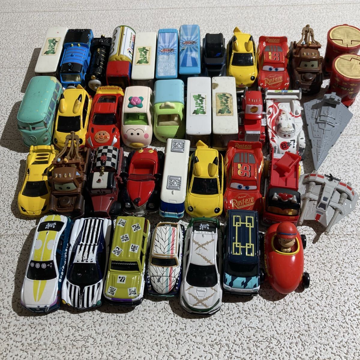 トミカ　ミニカー　キャラクター　コラボ　まとめ　大量　バス　乗用車　スポーツカー　汽車　等　0521-07