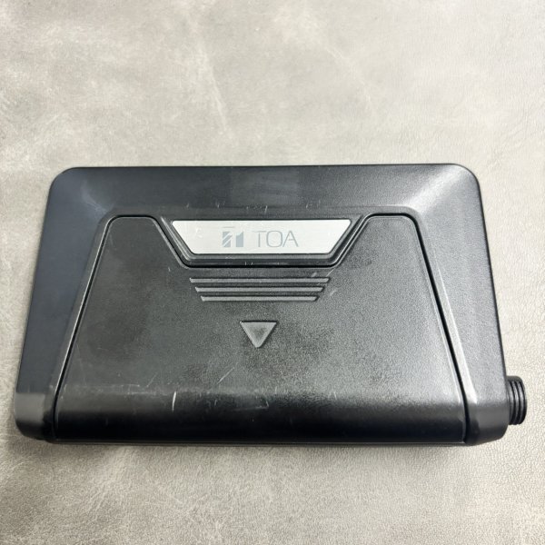 【中古】 TOA デジタルワイヤレスマイク WM-D1300 本体のみ マイク欠品 動作未確認 800MHz帯 タイピン型用 ワイヤレス送信機 【85-A1】