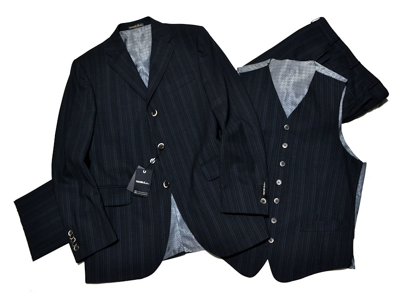 【新品】ジレ付き イタリア製 コルネリアーニ CORNELIANI 高級3ピーススーツ 50（LLサイズ程度）上質 紙タグ付き ビジネスに 特価 8836