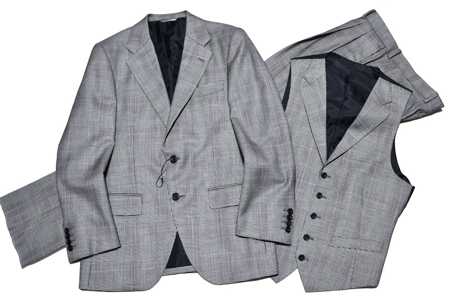 【新品】通年 azabu tailor 麻布テーラー×英LASSIERE MILLS 高級スリーピーススーツ 46A/82（A5 Mサイズ程度）サンプル品 ビジネス 10260