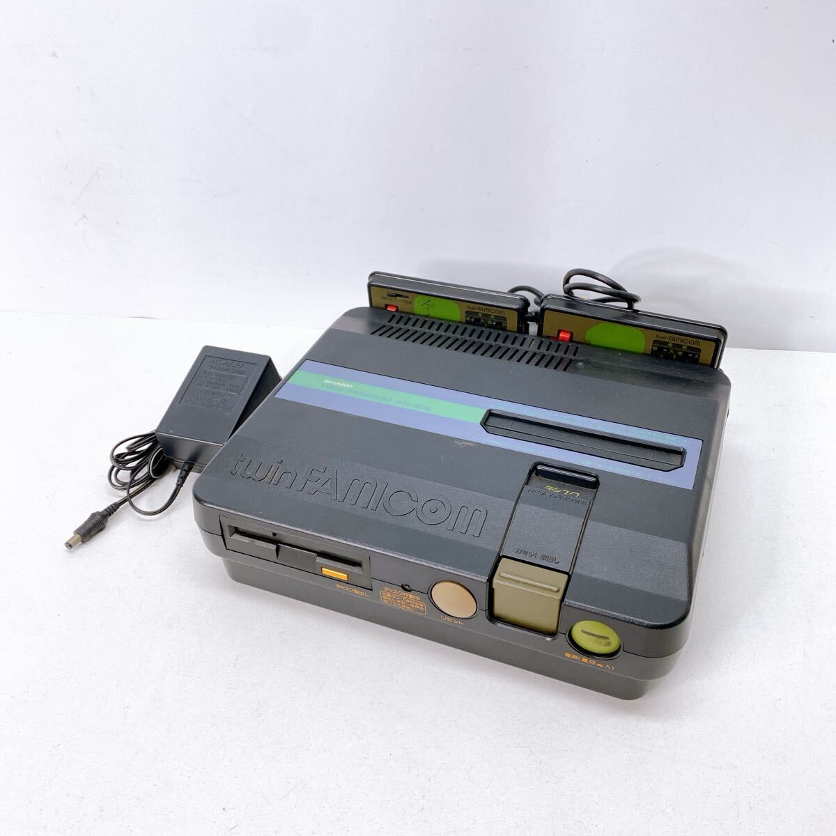 SHARP ツインファミコン AN-505-BK 起動、ソフト読み込みOK A795