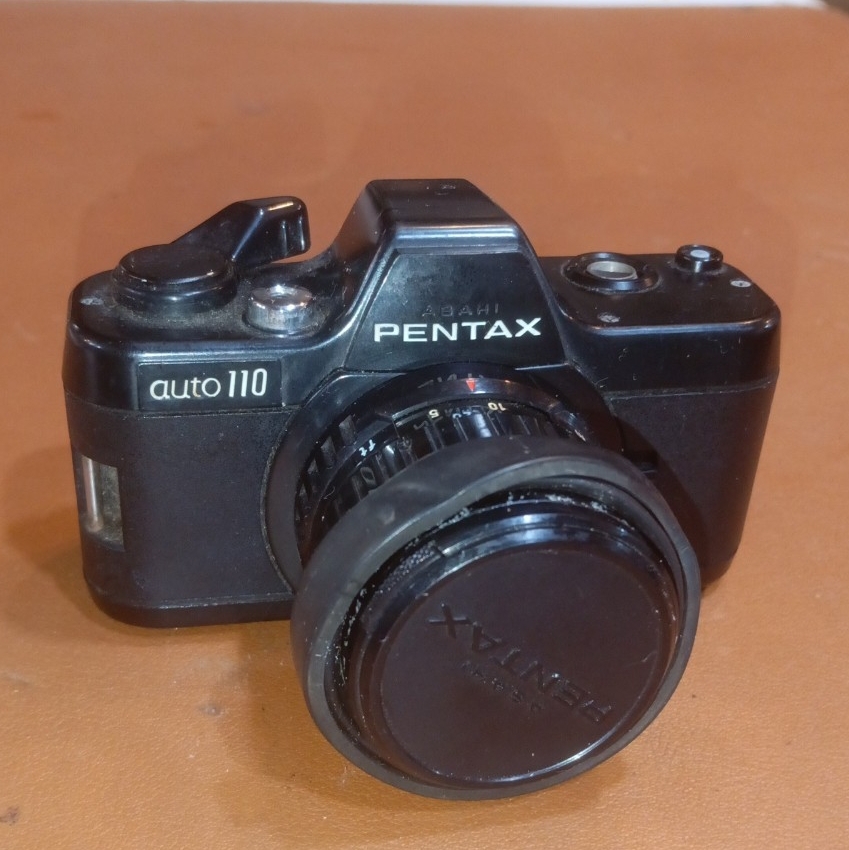 レンズ交換式一眼レフカメラ Pentax Auto 110（ペンタックス オート110）※電池ないので動作未確認
