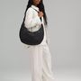 新品 lululemon ルルレモン スラウチー スリングバック ブラック 13L ショルダーバッグ