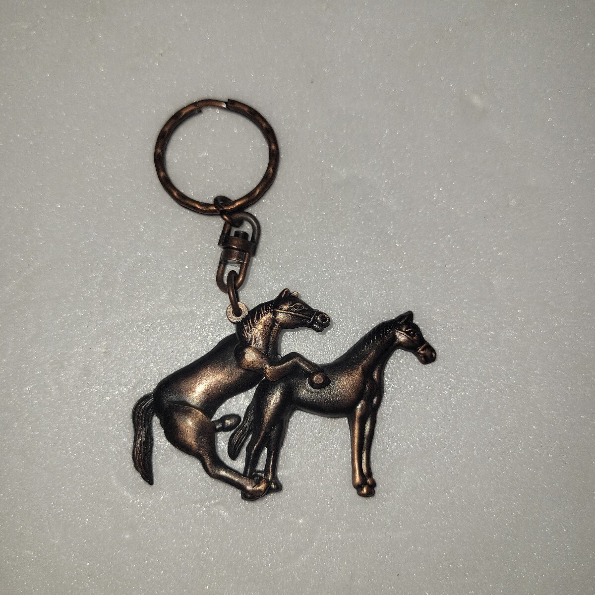 昭和レトロ キーホルダー 可動式 エロ ジョークグッズ　馬の交尾　ブロンズ製