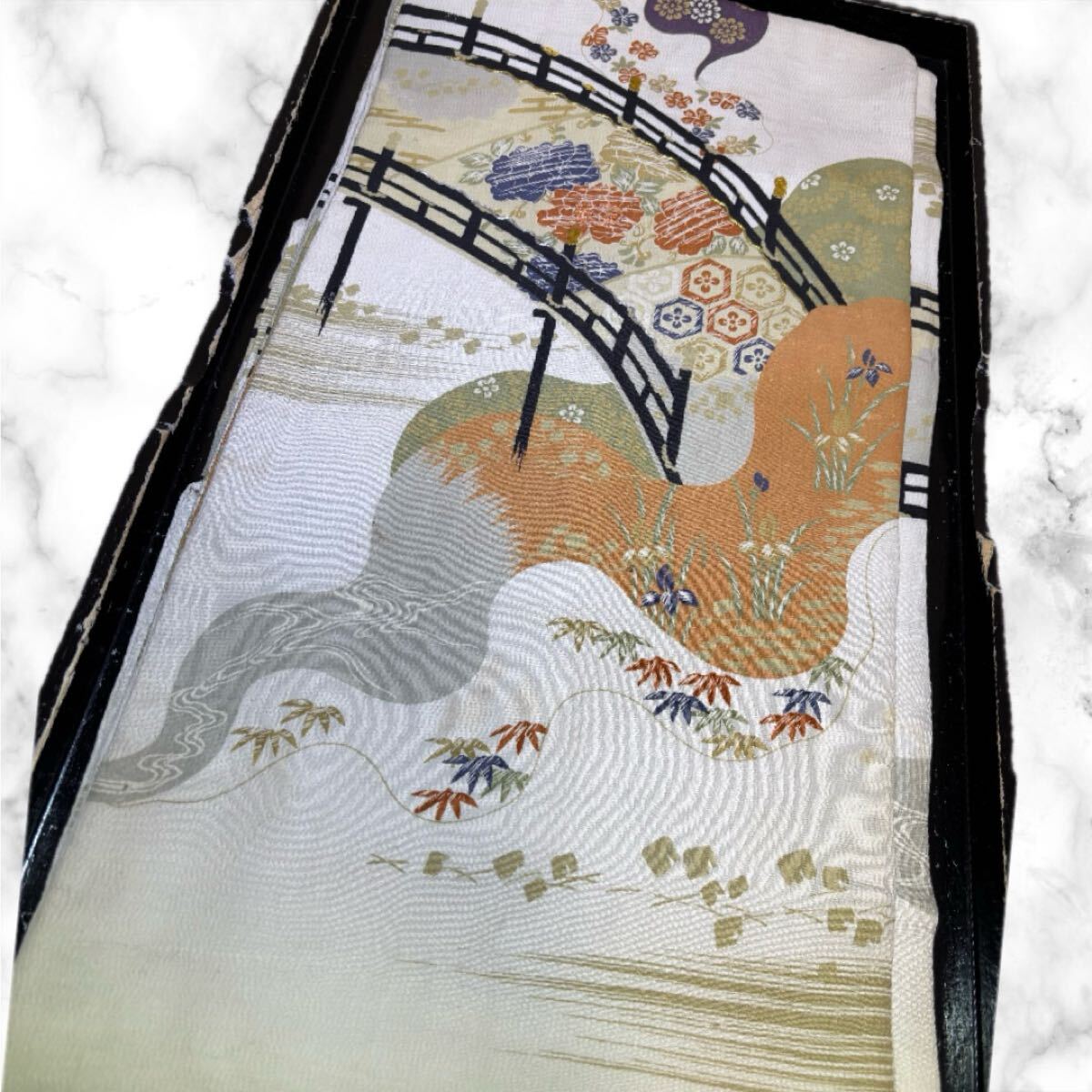 名古屋帯　正絹　金銀駒繍　橋　亀甲　花　華　お太鼓柄　クリーム　着物　リメイク　アンティーク　レトロ　染め替え　ハンドメイド　高級