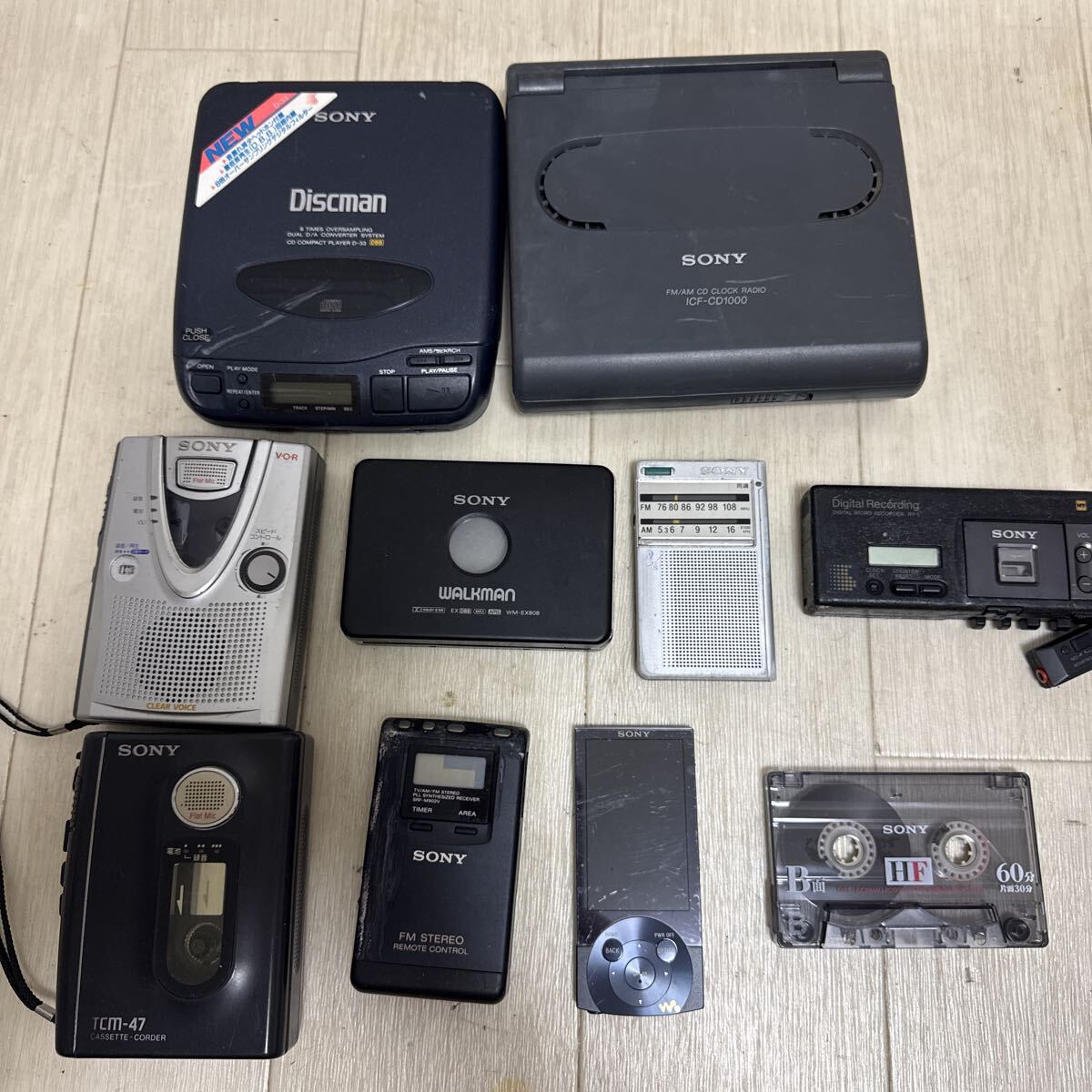 SONY カセットプレーヤー ラジオ ウォークマンまとめ売り9個売りカセットテープ1個