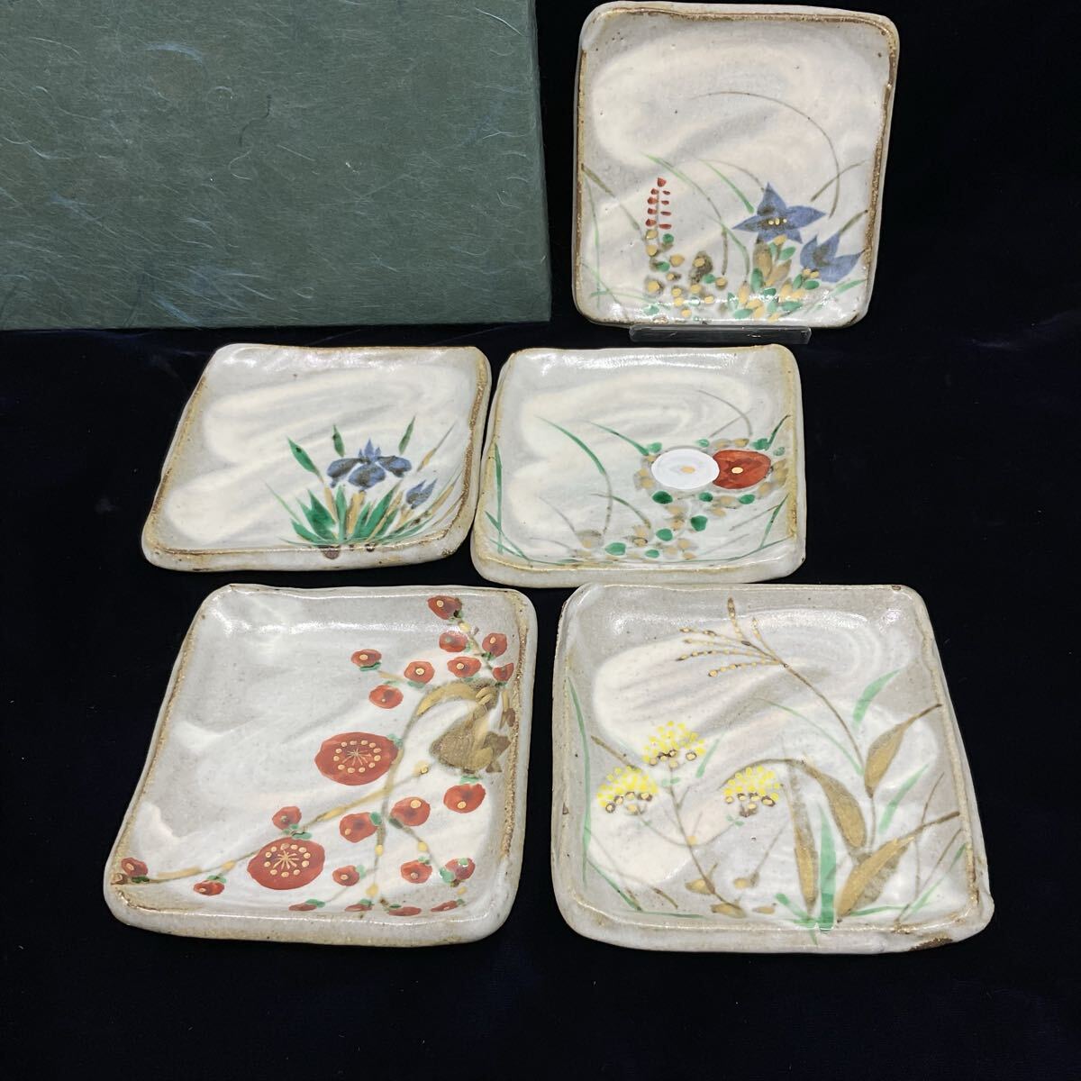 【未使用】美濃焼 志野焼 鼠志野 角皿 5枚セット 約11×11cm あやめ 梅 桔梗 陶器 和食器 和柄 (C600)