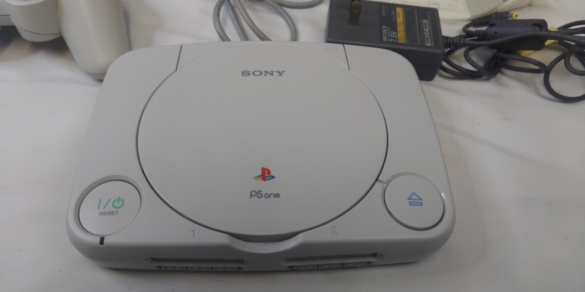 SONY PS one PlayStation プレイステーション　ゲーム機　