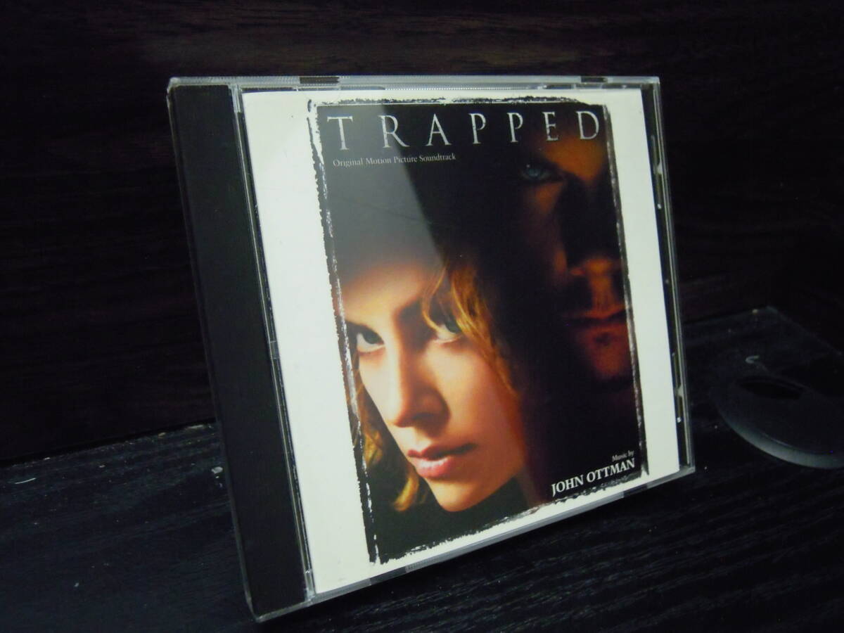 B0451 映画音楽 サントラ TRAPPED コール 302 066 411 2