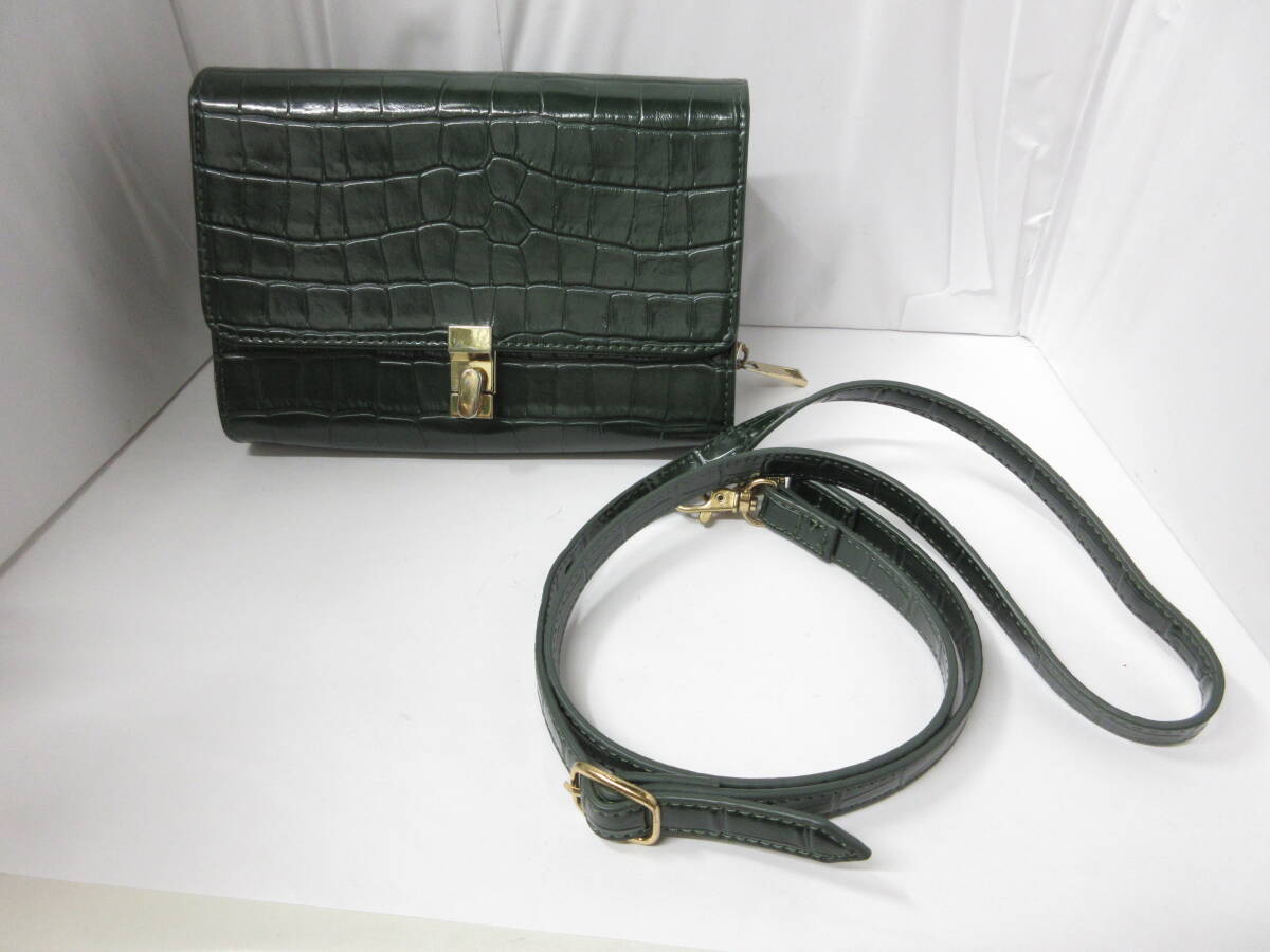 ☆レディース ショルダーウォレット AZUL BY MOUSSY アズールバイマウジー グリーン系 財布・バッグ 一体型 中古☆