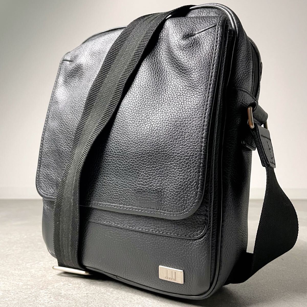 現行モデル/美品◎ dunhill ダンヒル ショルダーバッグ メッセンジャーバッグ レザー 本革 ブラック 黒 斜め掛け クロスボディ メンズ