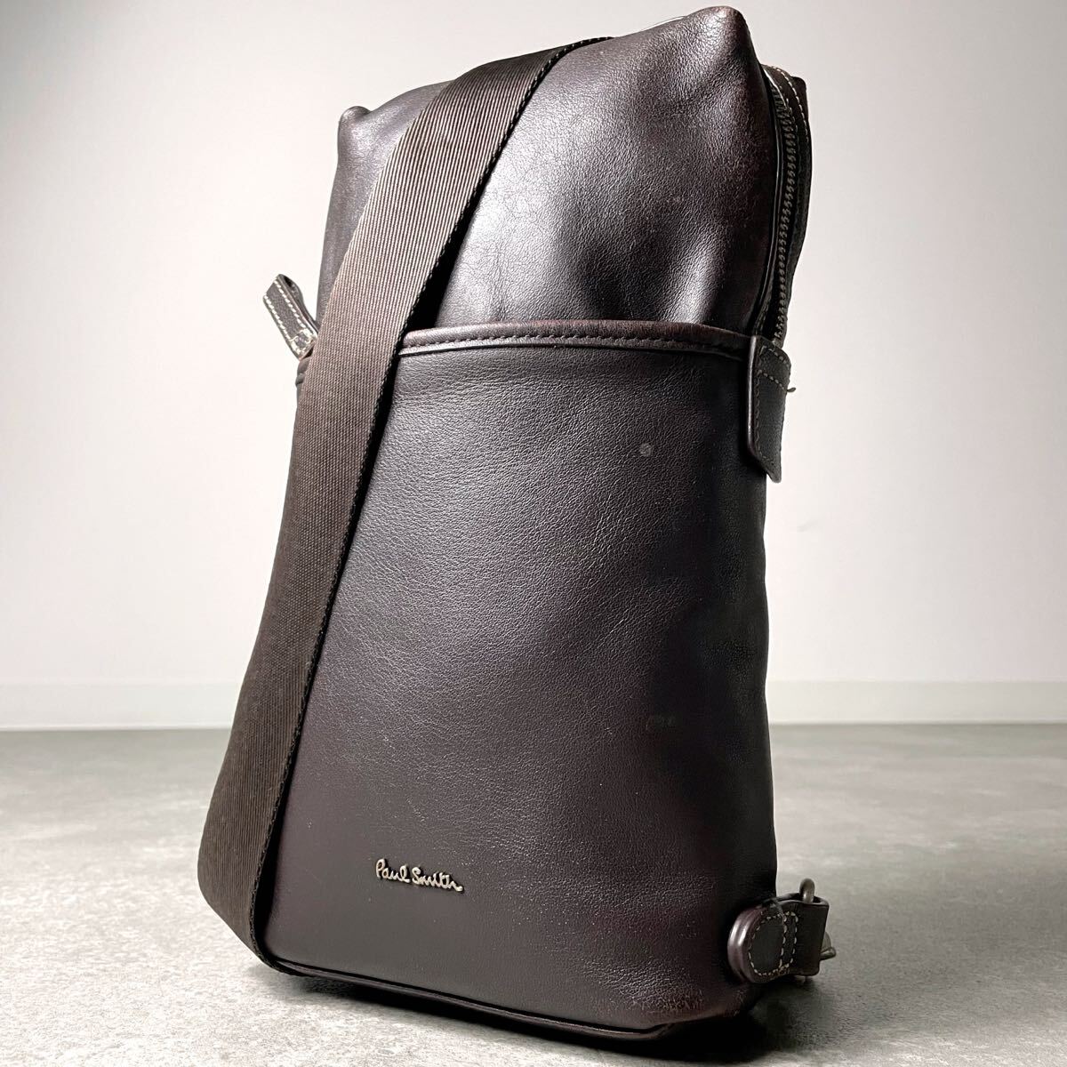 現行モデル/入手困難◎ Paul Smith ポールスミス マルチストライプ ボディバッグ ショルダー　ウエストバッグ 斜め掛け　レザー　ブラウン