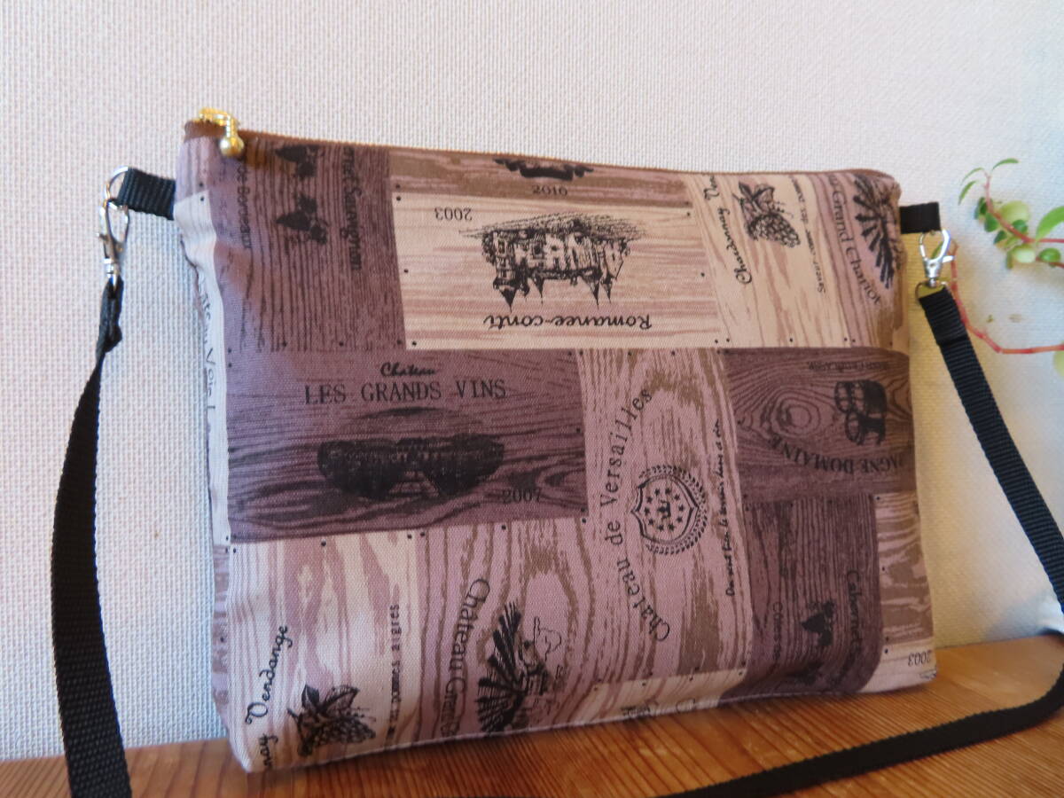 90　ハンドメイド　長財布が入る　サコッシュ　ショルダーバッグ　厚地　ウッドパネル　プリント柄