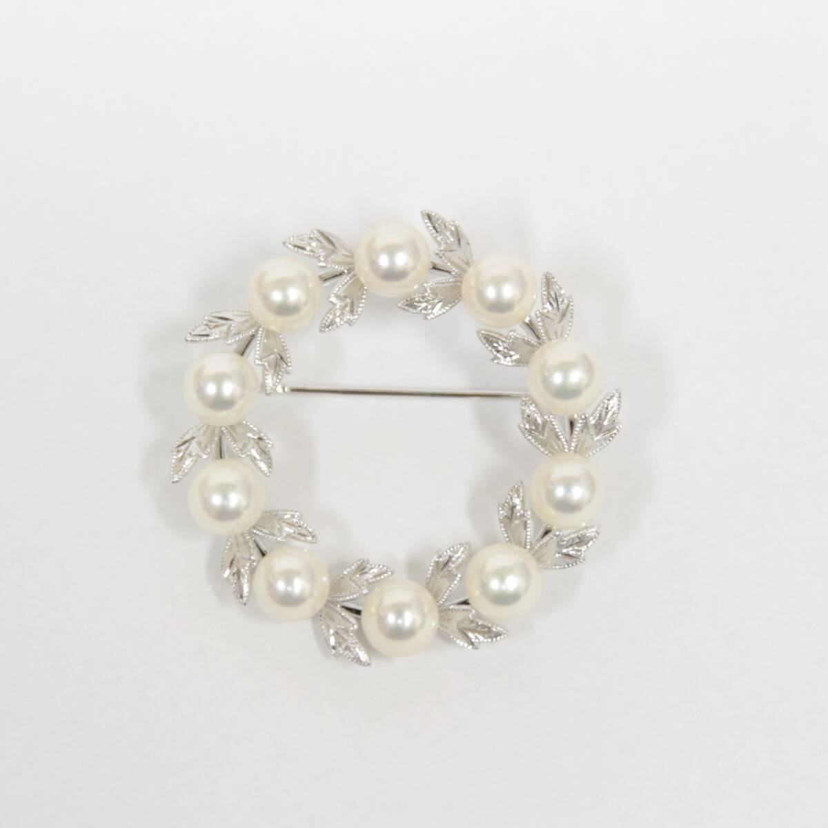 極美品 MKIMOTO ミキモト リース モチーフ パール 真珠 ブローチ リーフ サークル シルバー 直径約3.4cm 2511-K0411M(NT)
