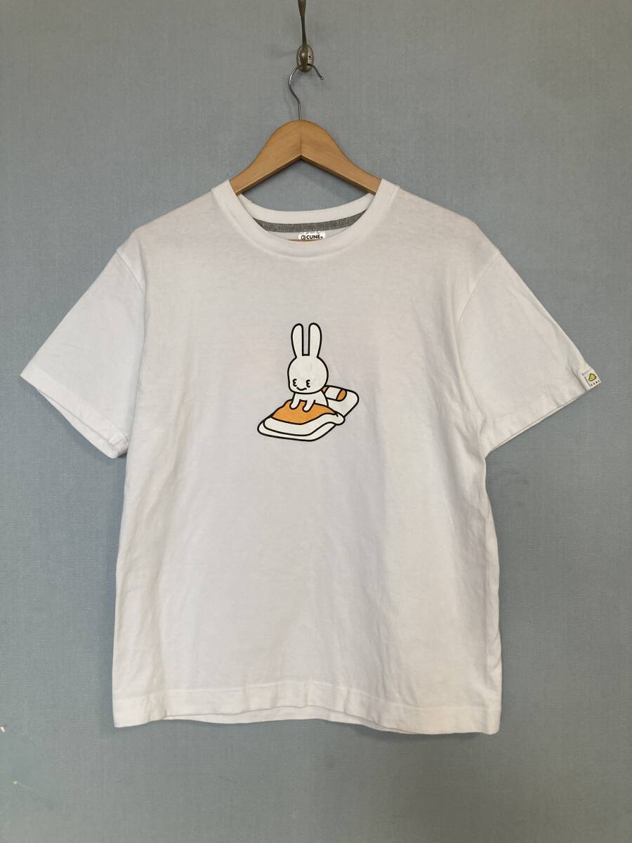 ★CUNE キューン Tシャツ M ホワイト うさぎ 兎 布団 寝起き
