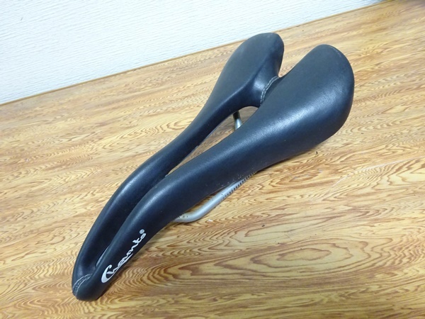 ▲カーブ形状　サドル　年式古い▲980　　　　