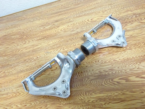 ▲新品　シマノ　600AX　ペダル　DD専用軸規格　グリスの固着で回転しない　年式古い▲980　　　　