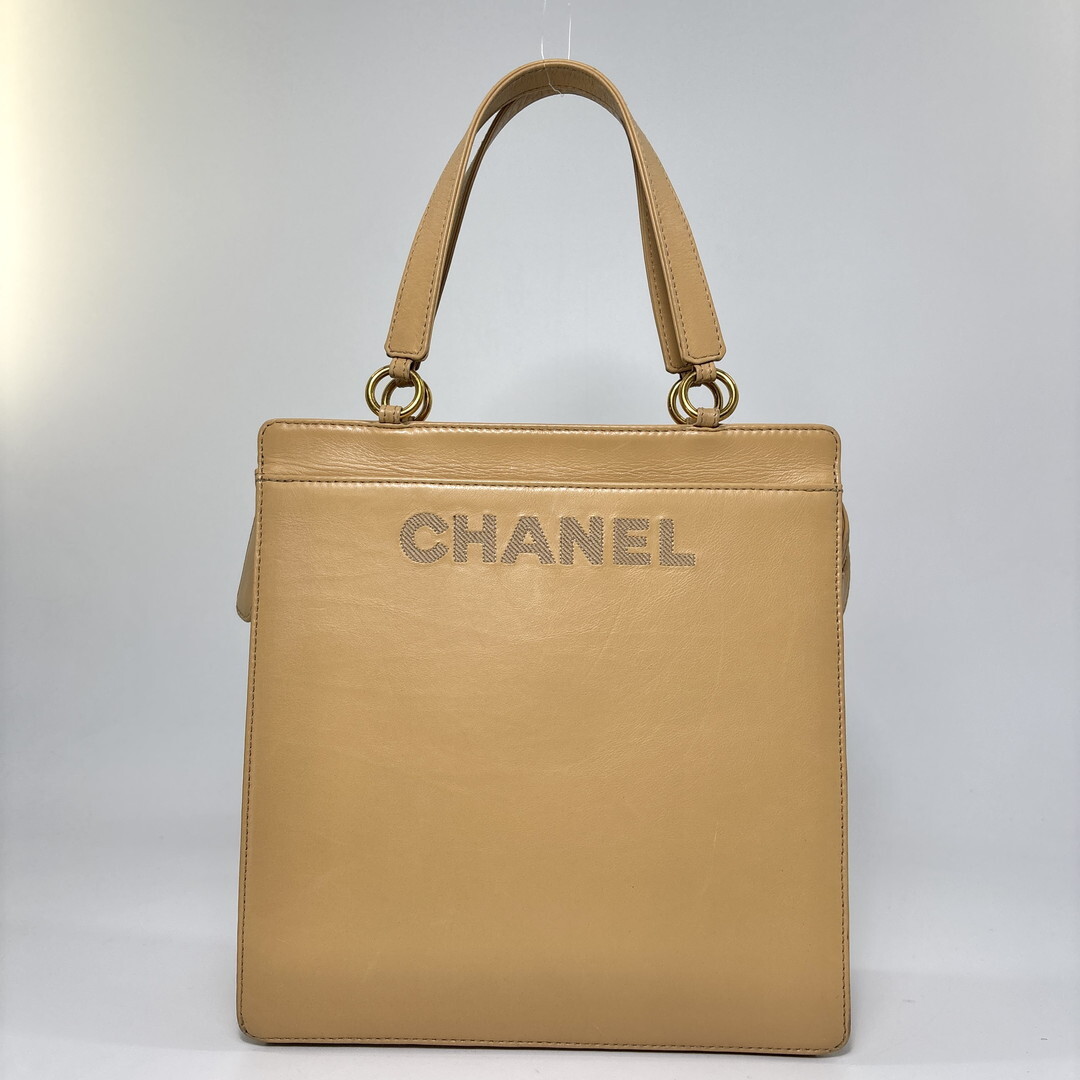 超極美品 CHANEL シャネル ロゴ トートバッグ ラムスキン ベージュ レディース バッグ ハンドバッグ マトラッセ シール有 