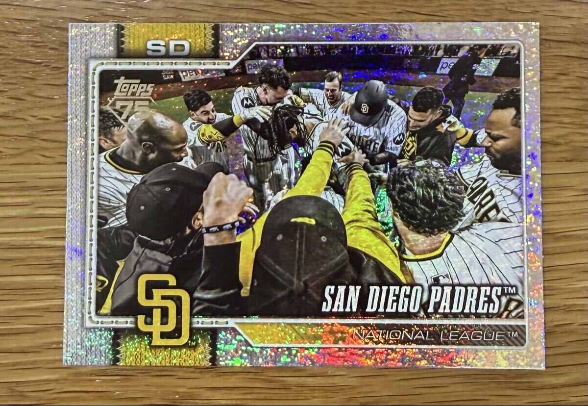 2026 Topps Series 1 サンディエゴ・パドレス San Diego Padres Team Sandglitter #292 
