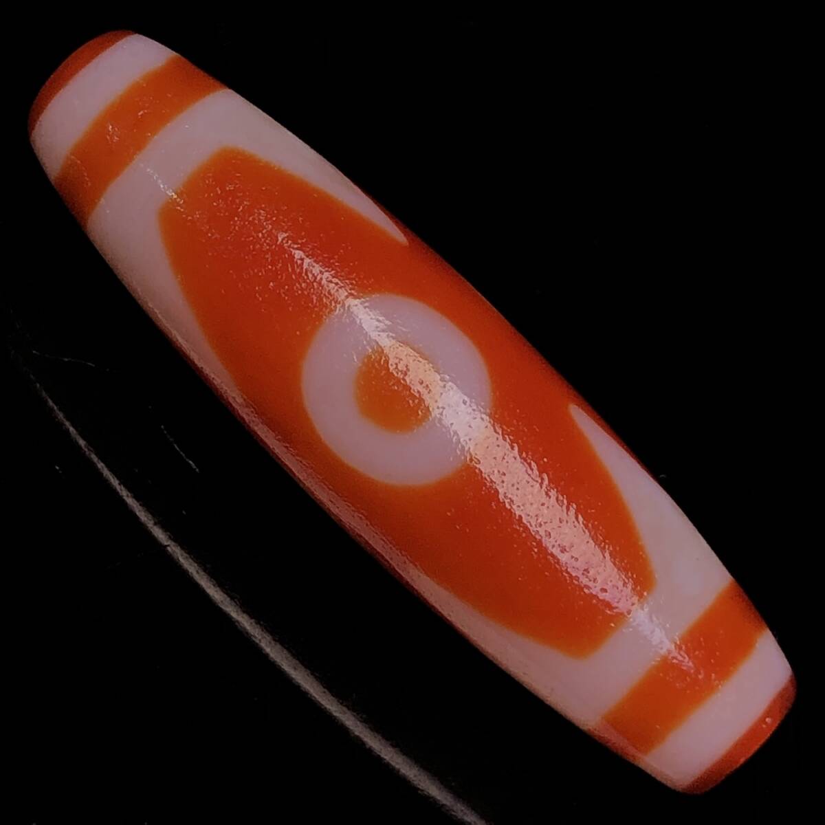 館蔵 古瑪瑙彫 高油 紅肉 三眼天珠 根付 風水開運 古美術 古美味 貴重 中国古玩 古美味 骨董品 中国古美術 古美味 蔵出