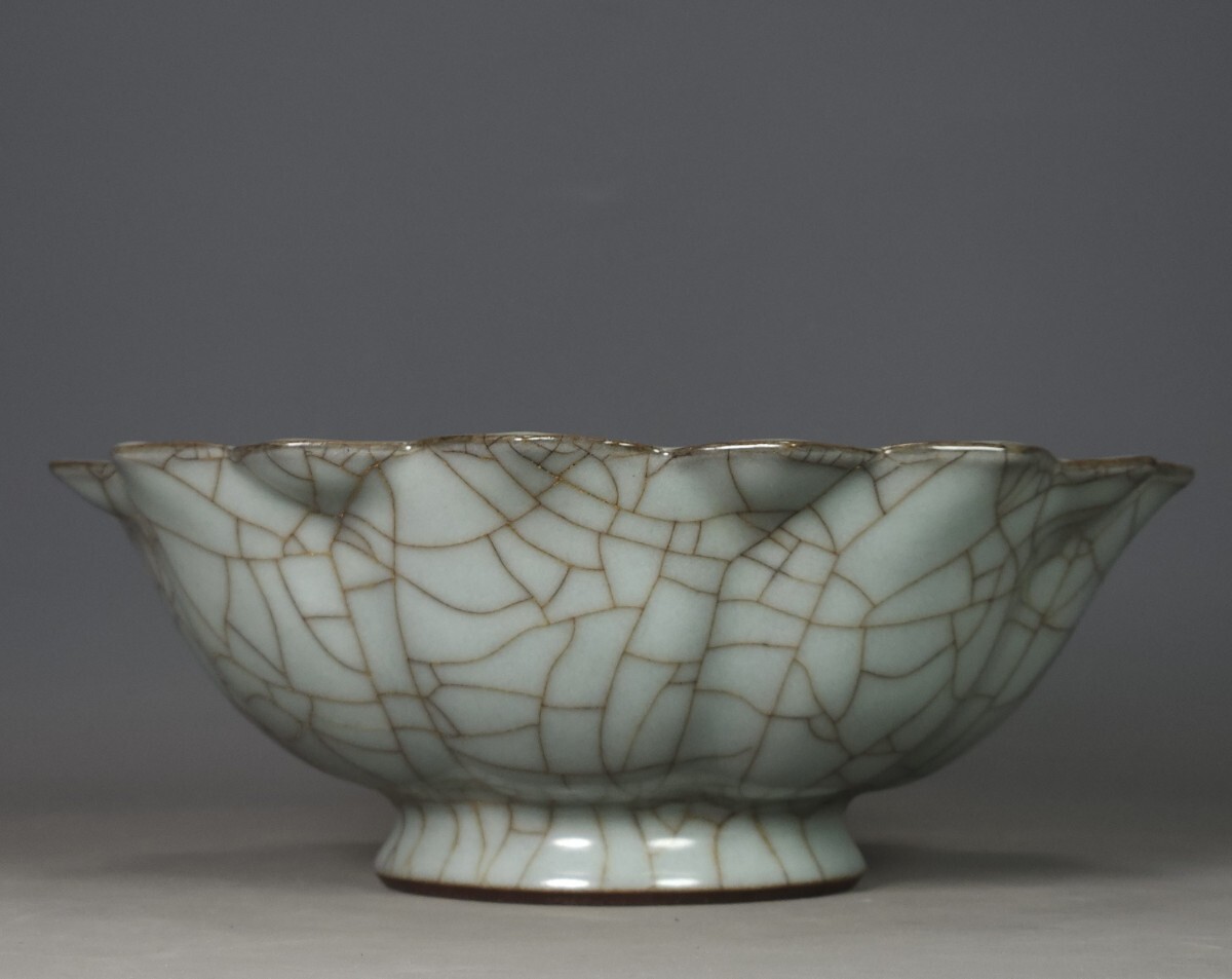 中国古美術 宋時代 哥窯 筆洗 陶磁器 骨董 古玩 時代物 中国美術 古美術 骨董品 唐物 当時物 置物 高さ7cm 径18cm w26