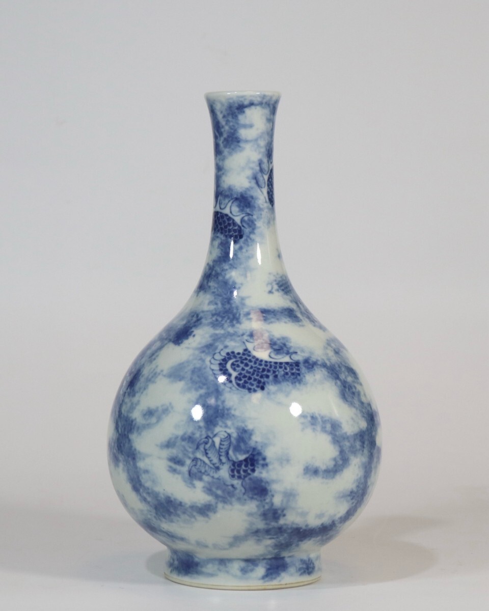 中国古美術 清時代 青花 雲龍紋 花瓶 骨董 古玩 時代物 中国美術 古美術 骨董品 唐物 当時物 置物 高さ26cm w9