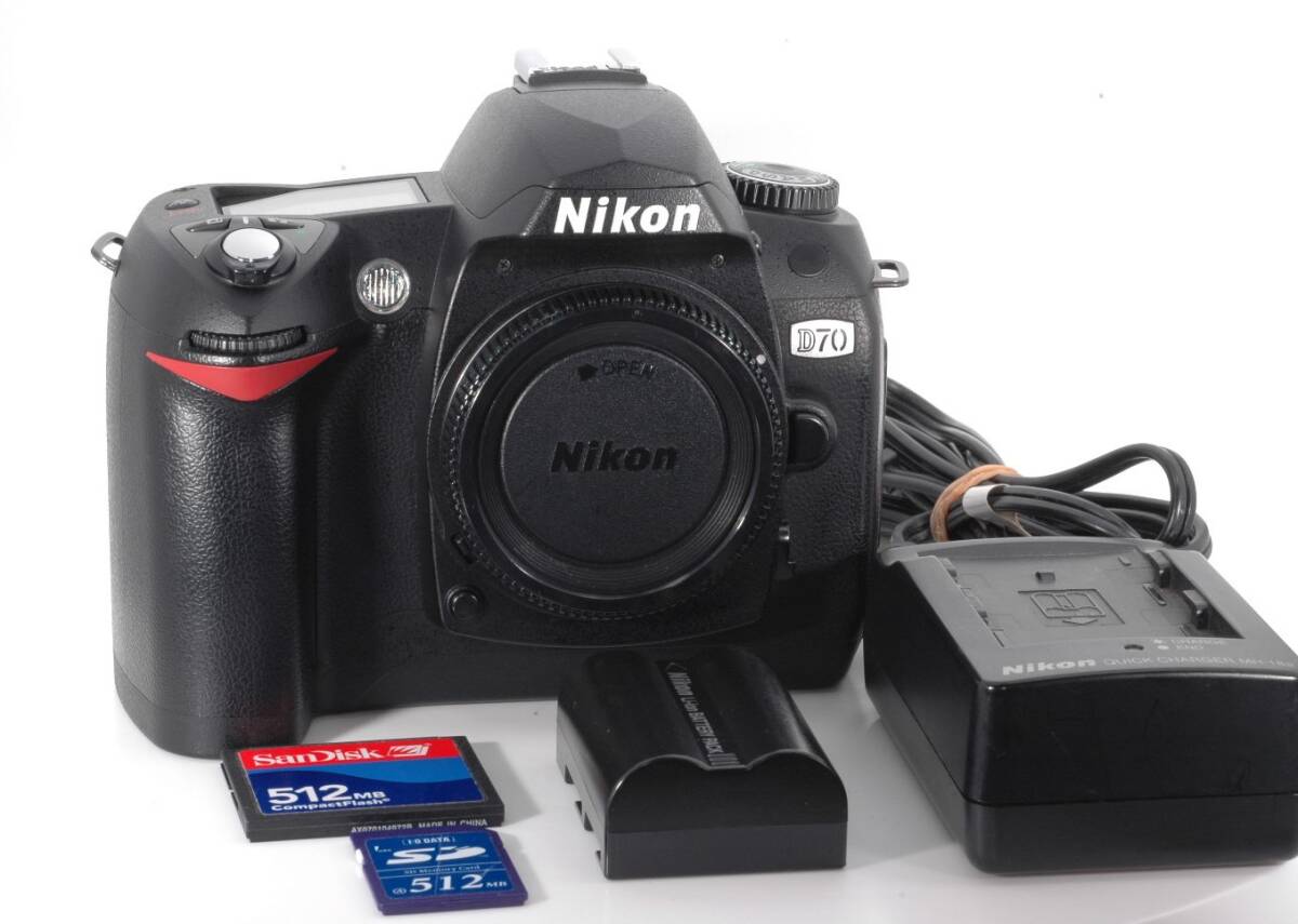 新品級☆初期保証 ニコン Nikon D70 6.1MP デジタルカメラ 清潔感溢れる綺麗な外観 クリアな光学 完動品☆