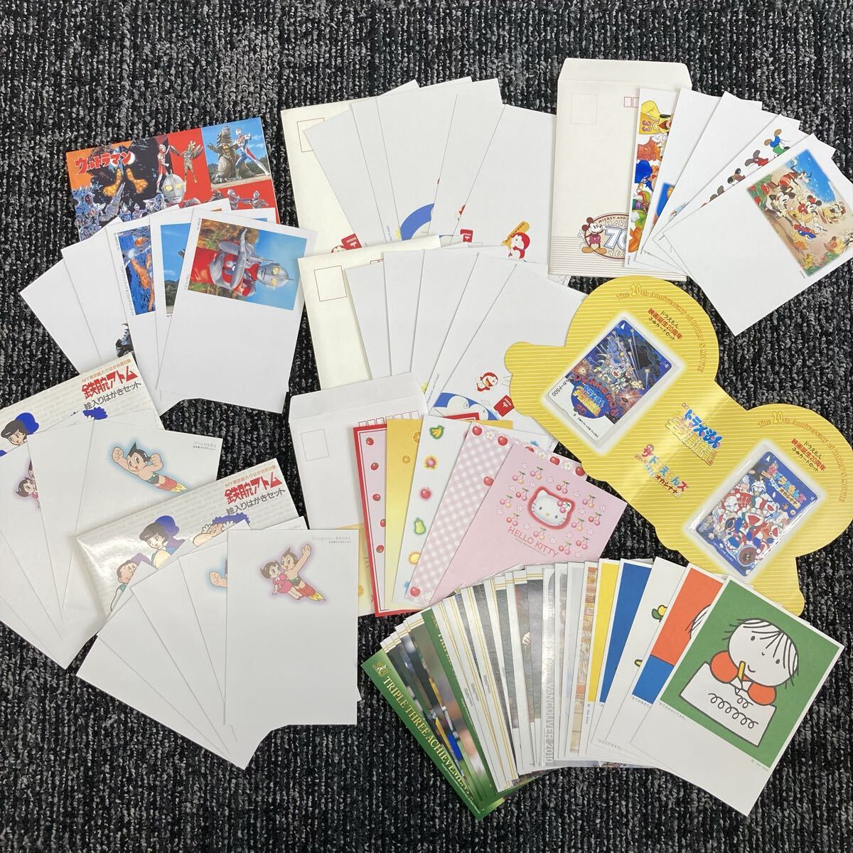 1円〜！【ハガキ・ポストカードおまとめ】日本 葉書 はがき 日本郵便 ウルトラマン 鉄腕アトム ドラえもん ハローキティ ミッキー［0357］