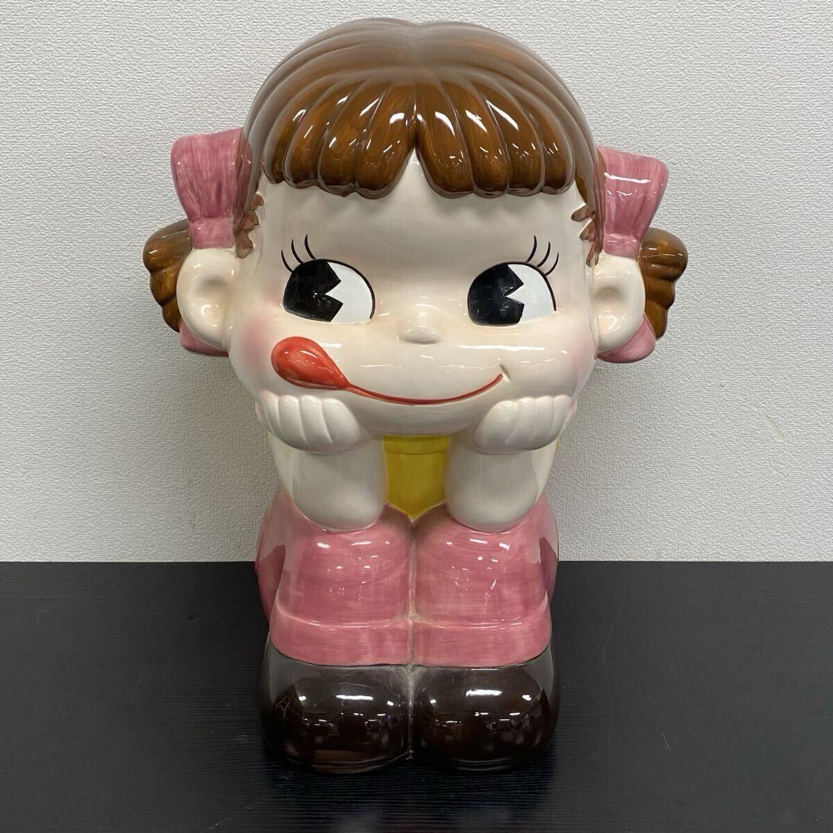 【5W41】不二家 FUJIYA ジャンボ ペコちゃん人形 陶器製 置物 非売品 レトロ コレクション アンティーク 全長約60cm