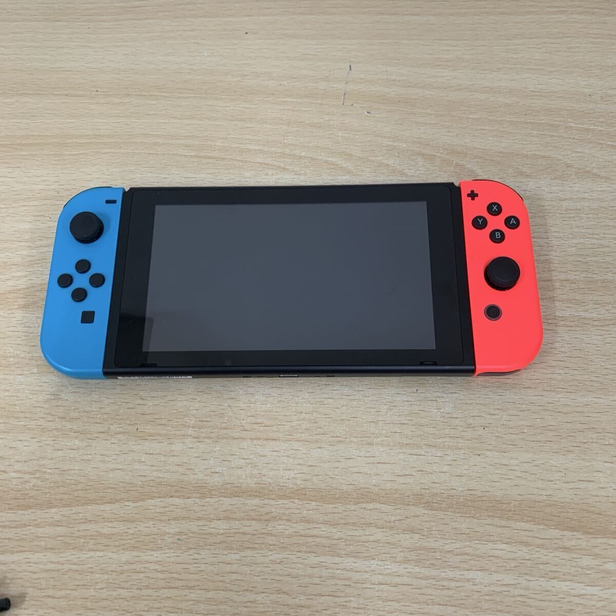 中古品 任天堂 Nintendo Switch ジョイコン ネオンブルー/ネオンレッド HAC-001 2023年製 ニンテンドースイッチ本体