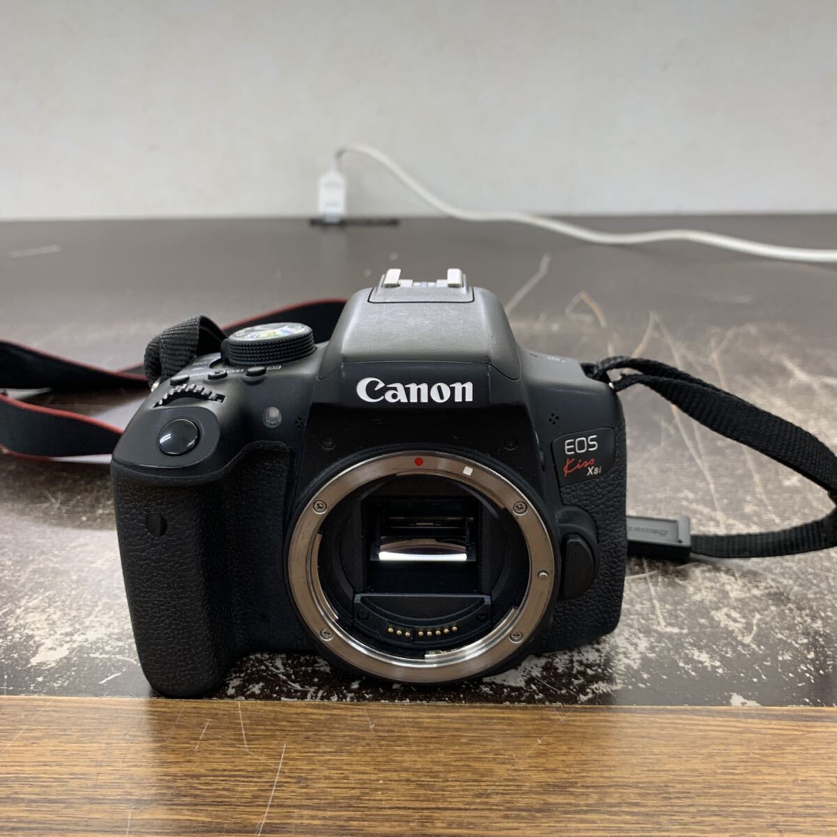 中古品 Canon EOS Kiss X8i ボディ デジタル一眼レフカメラ キャノン デジタルカメラ