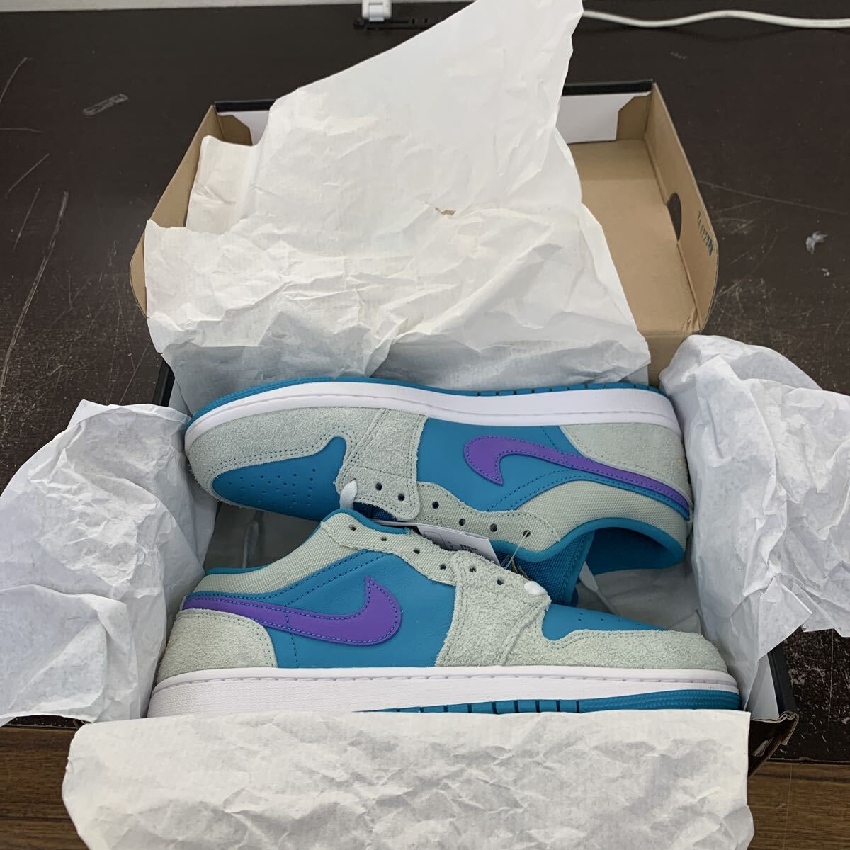 未使用品 NIKE AIR JORDAN 1 LOW SE ナイキ DX4334-300 26.5㎝ ジョーダン スニーカー