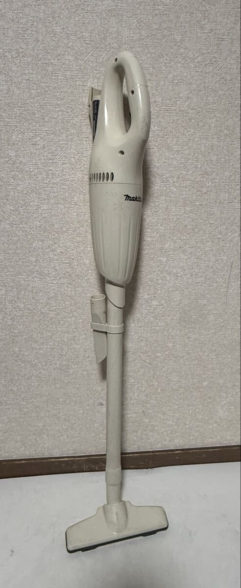 マキタ コードレス掃除機 CL100D バッテリー 充電器付 10.8V 差込式